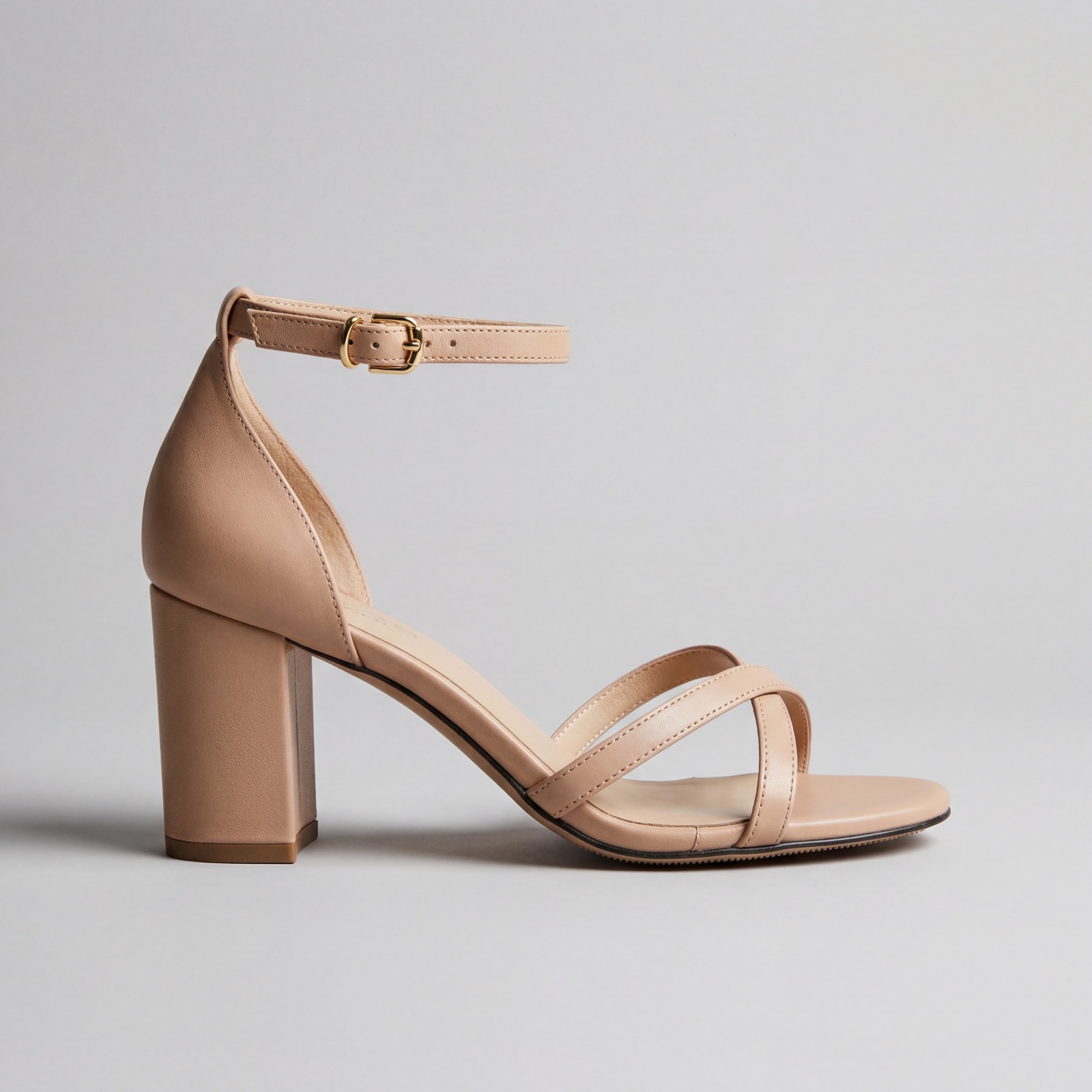 Nude sandal packshot